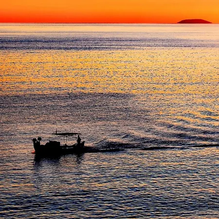 303 Sea And Sun ιδιωτικό カルダミリ